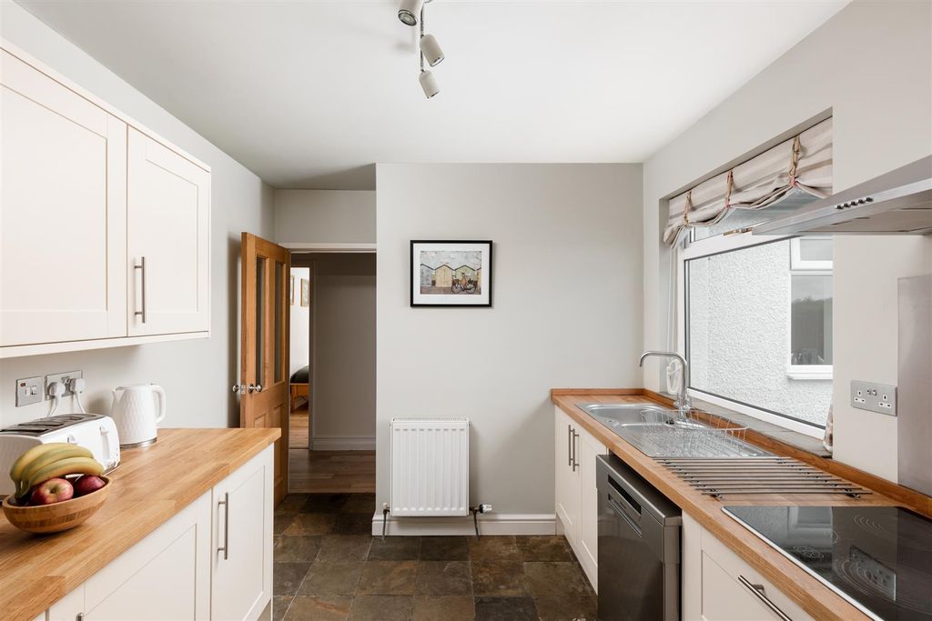 Property photo 3 of 11 Clairwatson_3000Pxweb-9.Jpg