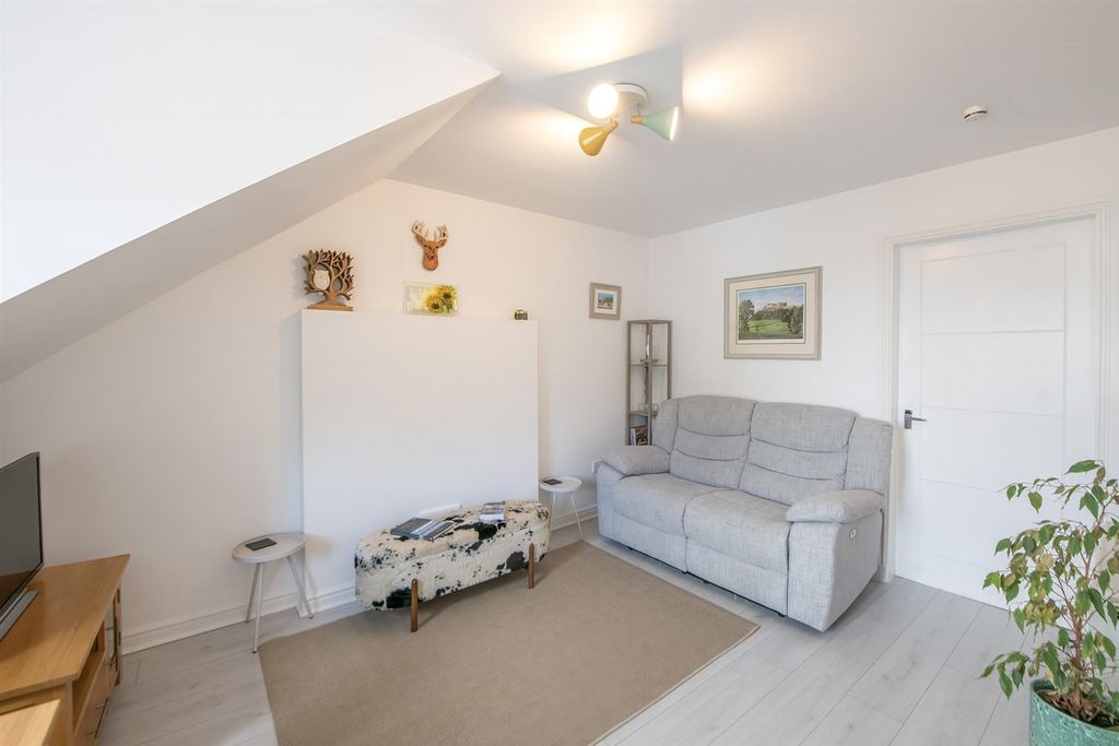 Property photo 3 of 14 Living/Dining Kitchen