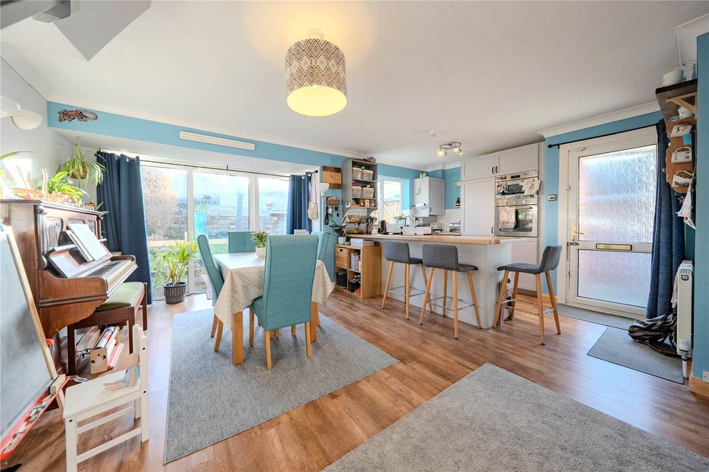 Property photo 2 of 12 Picture No. 10