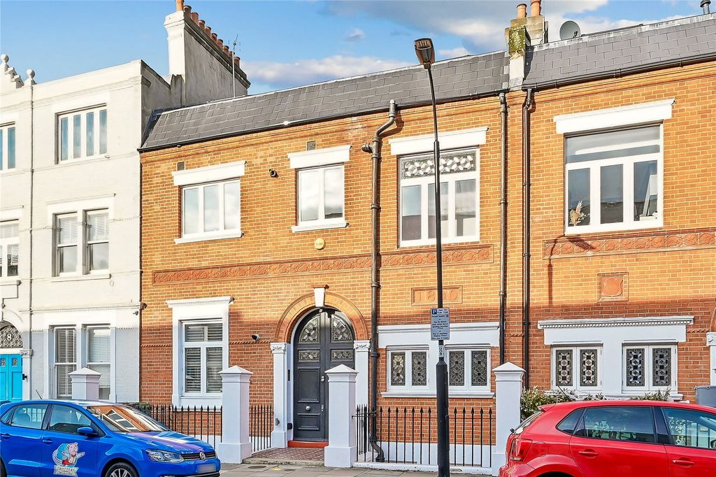 Property photo 3 of 12 Exterior