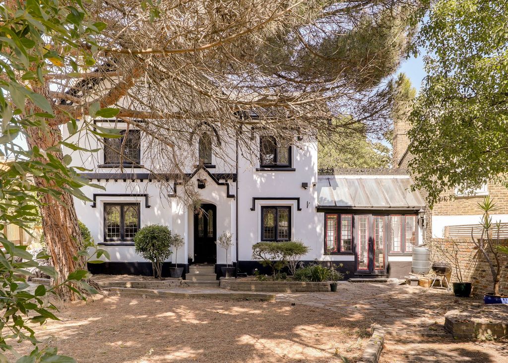 Property photo 1 of 17