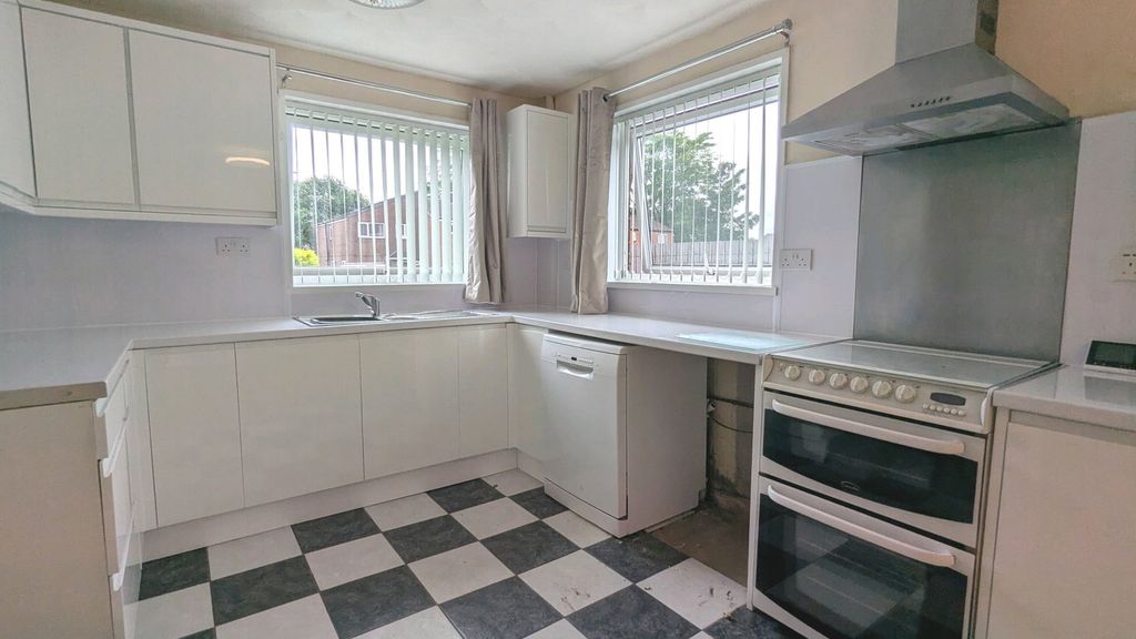 Property photo 2 of 24