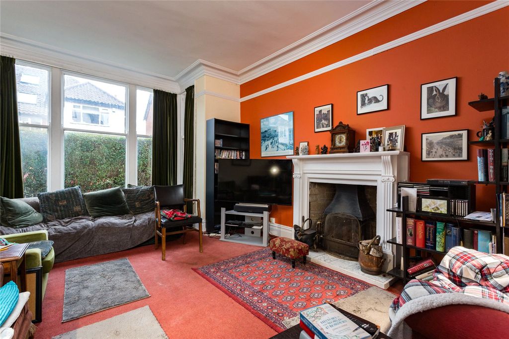 Property photo 2 of 8 Sitting Room