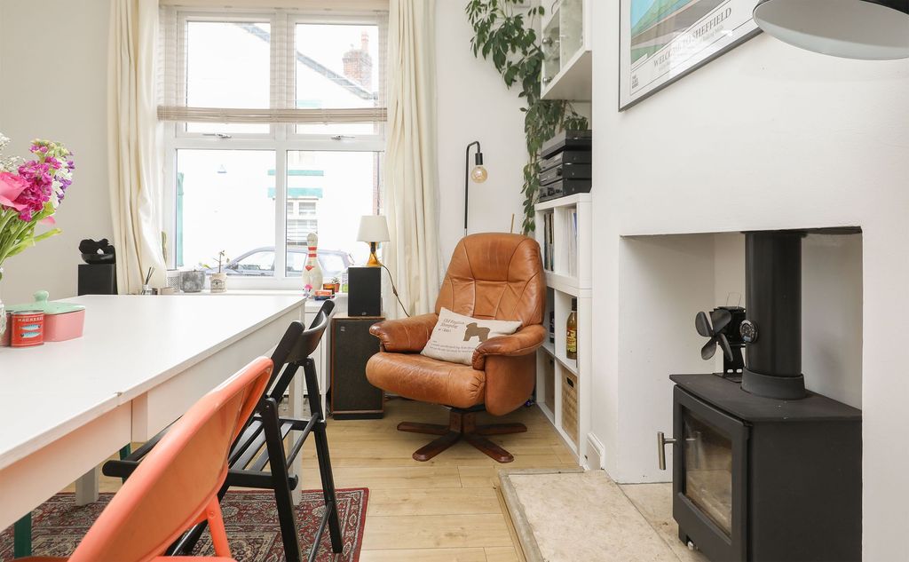 Property photo 3 of 24