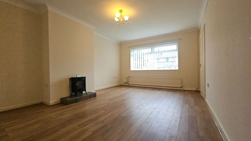 Property photo 2 of 10 Lounge