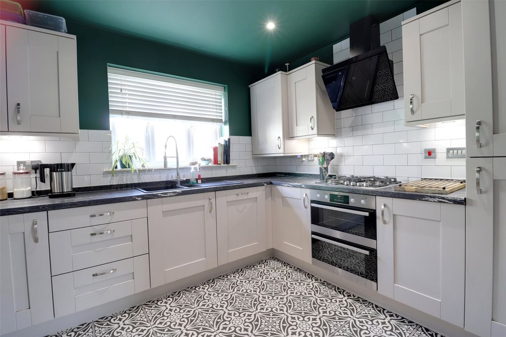 Property photo 2 of 12 2 - Picture No. 02