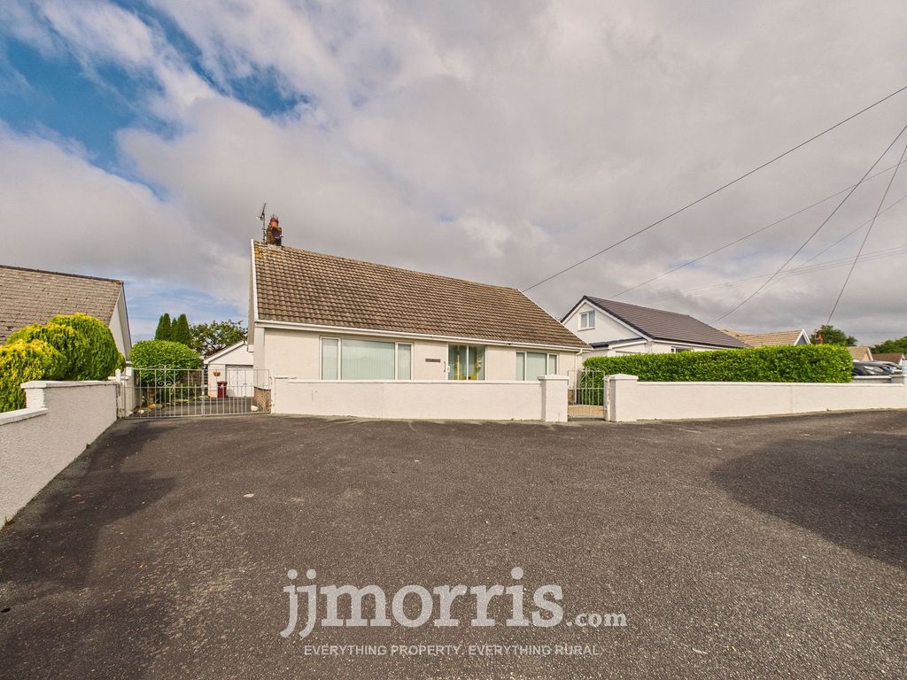 Property photo 2 of 46