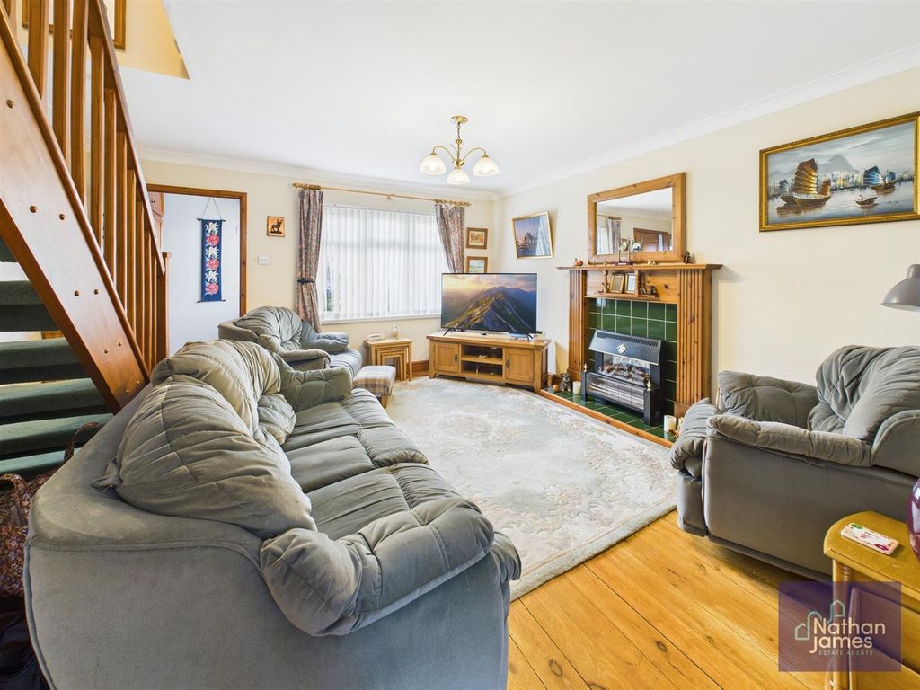 Property photo 2 of 14 Living Room