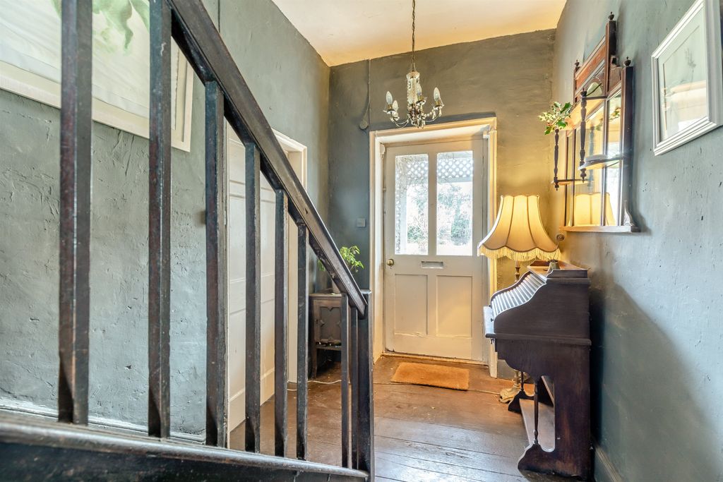 Property photo 2 of 30