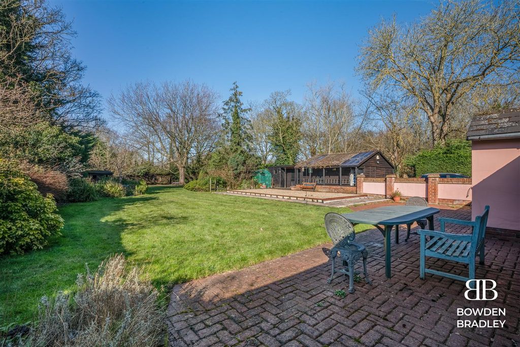 Property photo 2 of 35 Garden