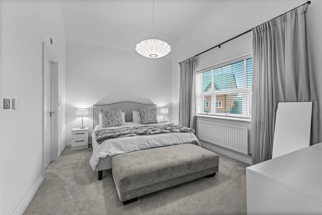 Additional image 12 of 5 bed detached house for saleFlowercrofts, Henley On Thames RG9