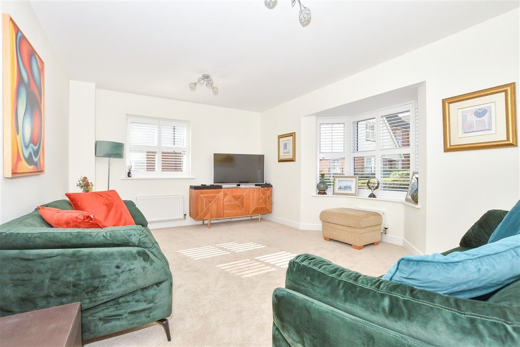 Property photo 1 of 22 Lounge