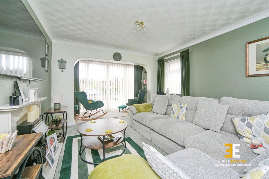 Property photo 3 of 21