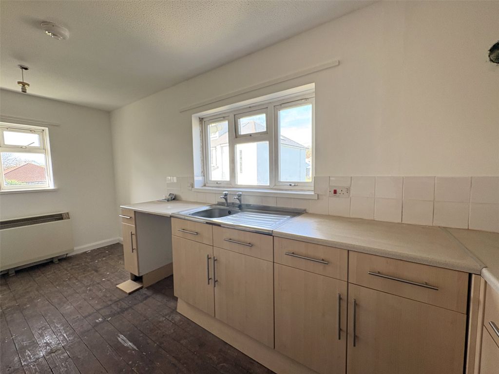 Property photo 2 of 8 Kitchen