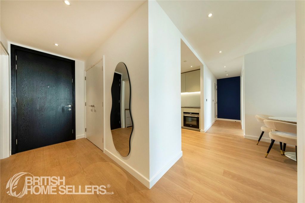 Property photo 2 of 29 Picture No. 14