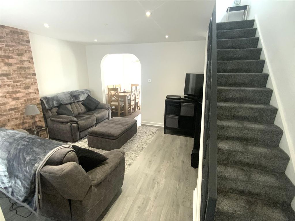 Property photo 3 of 10 Img_8632.Jpg