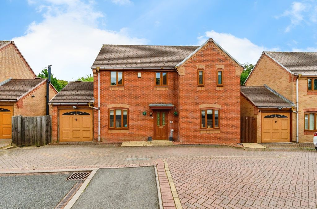 Property photo 1 of 18