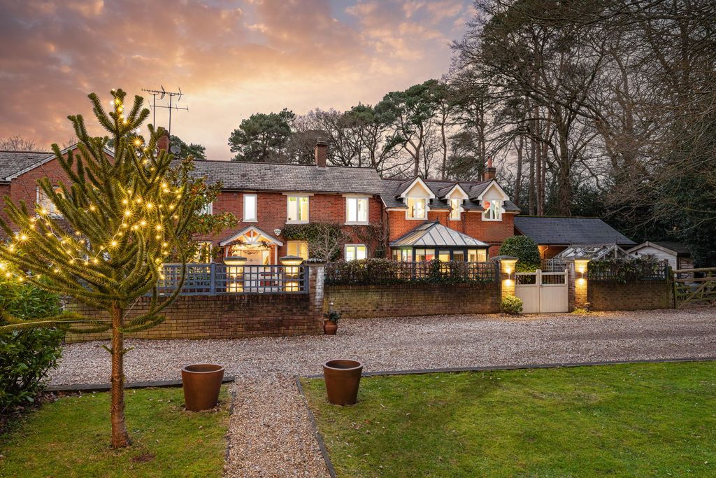 Property photo 2 of 38 Twilight