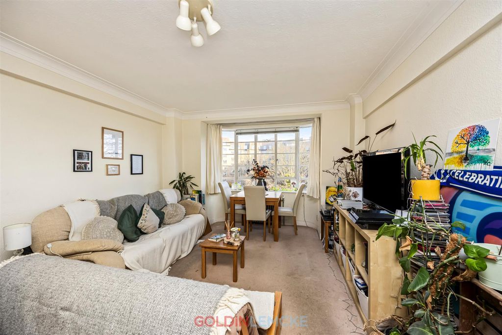 Property photo 2 of 13 Living/Dining Room