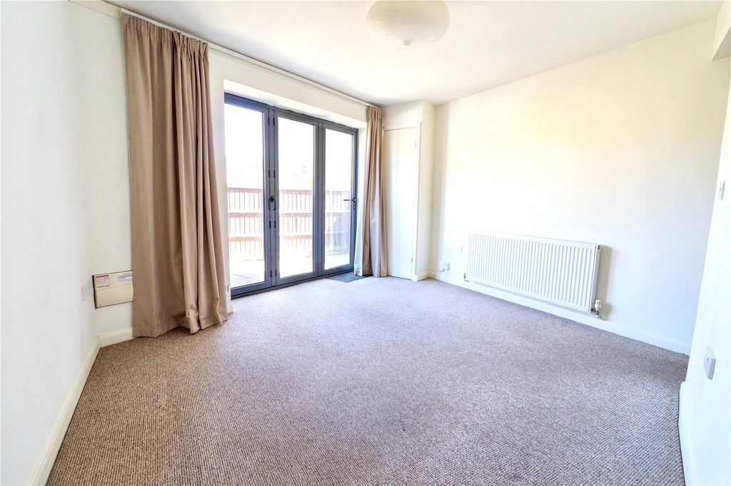 Property photo 2 of 11 Picture No. 16