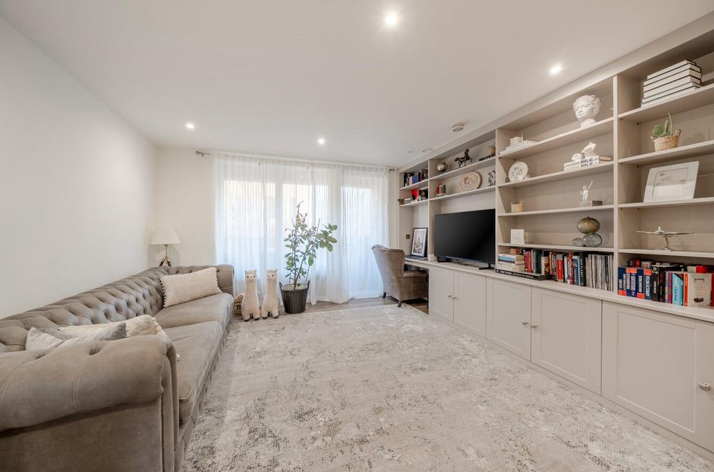 Property photo 3 of 10 Davidson Frost-Wellings, Dfw, Welford Court, Edgwa