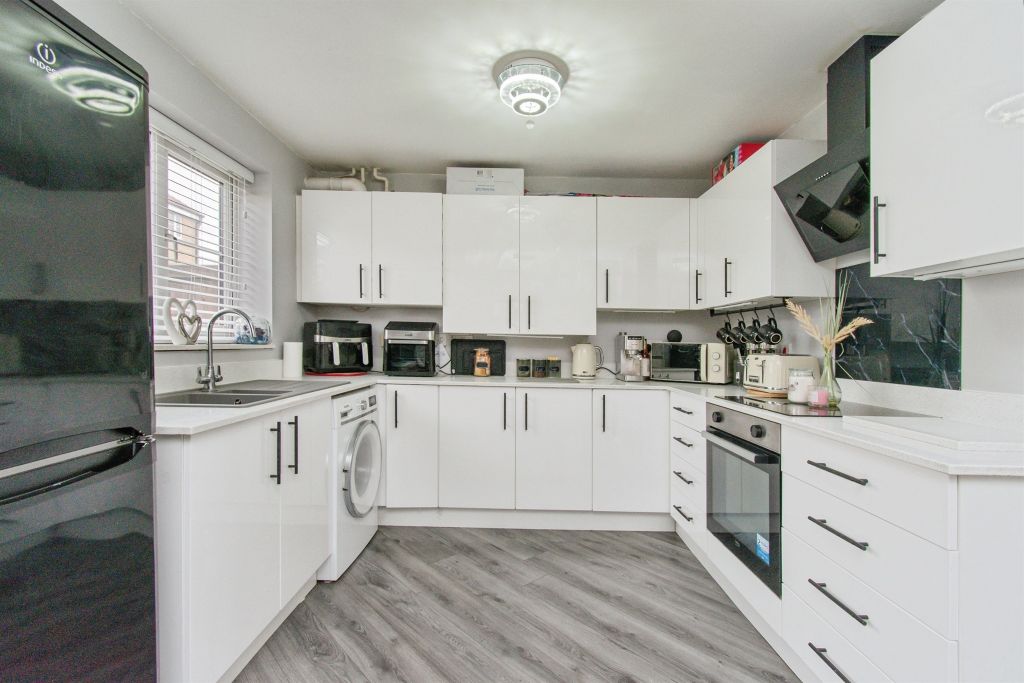 Property photo 3 of 16