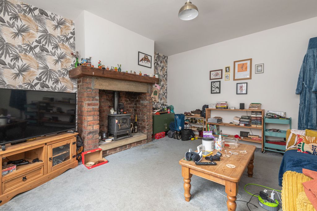 Property photo 2 of 21