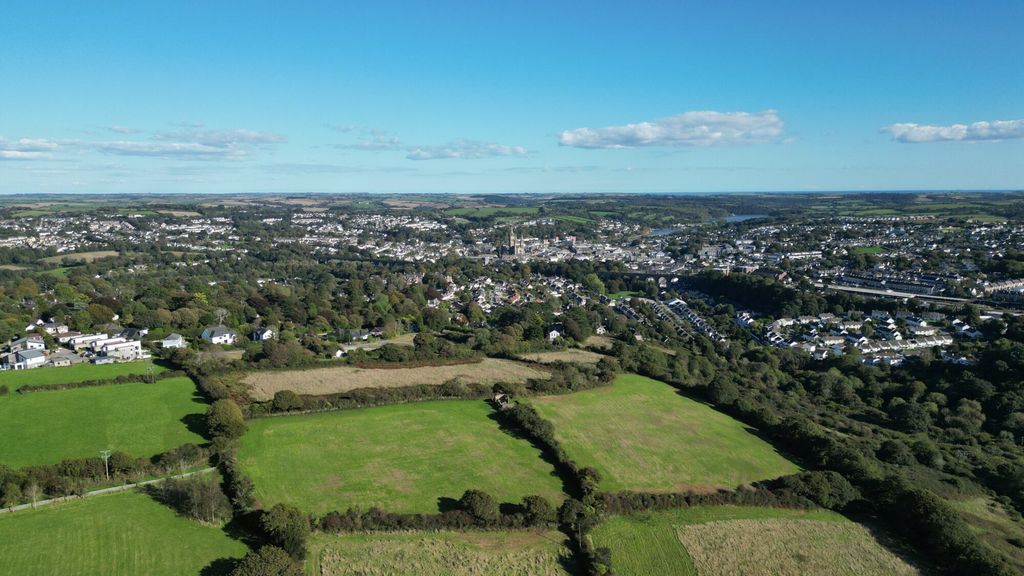 Property photo 2 of 10