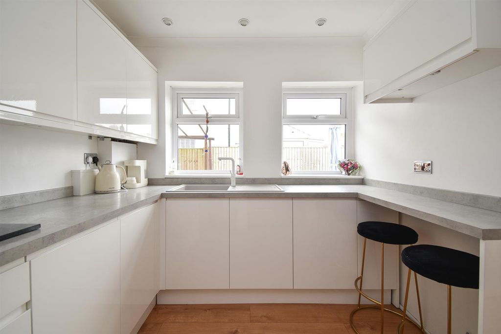 Property photo 2 of 22 Kitchen