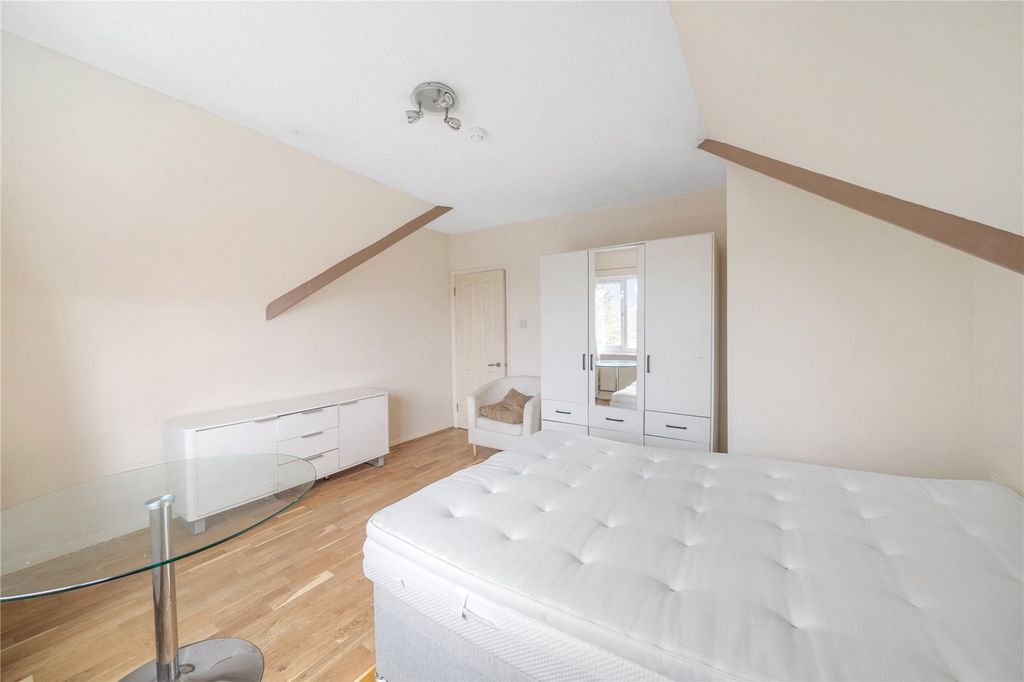 Property photo 3 of 7 Picture No. 04