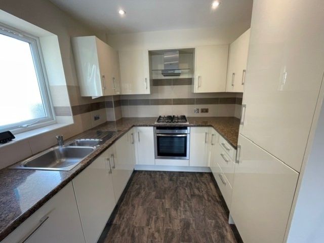 Property photo 3 of 6 Kitchen