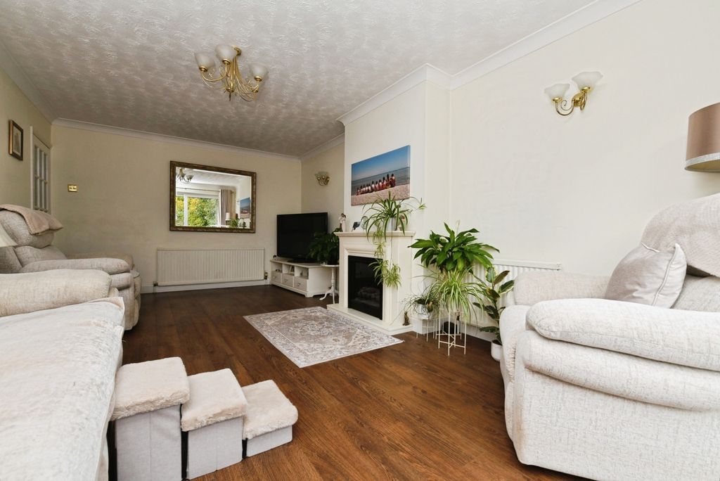 Property photo 3 of 14 Photo