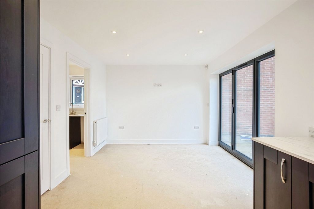 Property photo 3 of 15 Picture No. 24