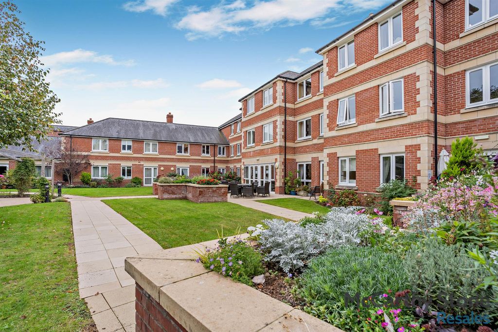 Property photo 3 of 15 8667919-Exterior02-800.Jpg