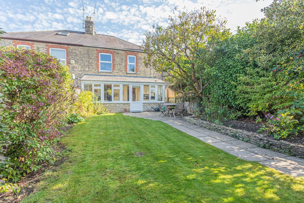 Property photo 3 of 13