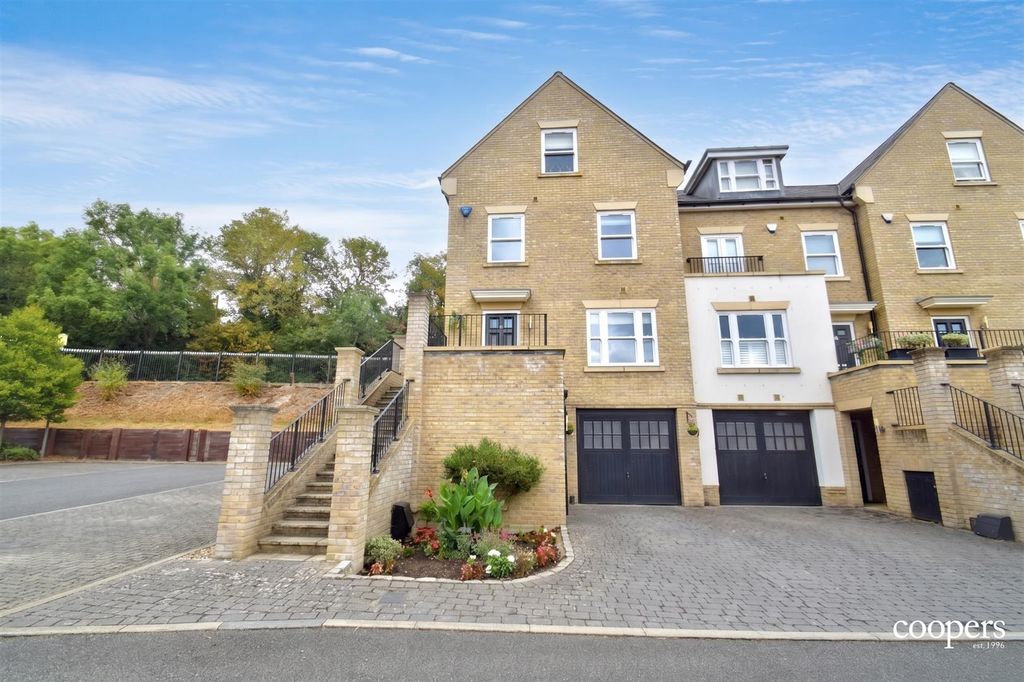 Property photo 1 of 19 External