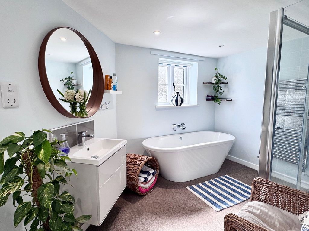 Property photo 2 of 26