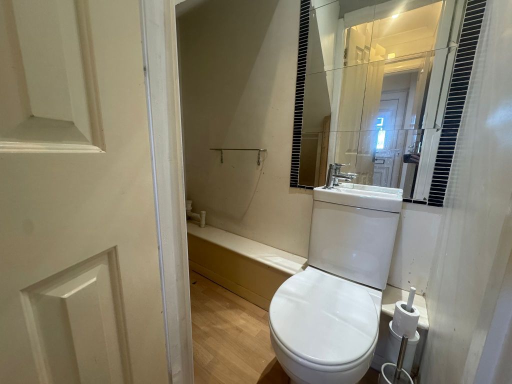 Property photo 3 of 13 0F6Df9F6-8Cdf-4D81-Ae4D-C8E1732092C7