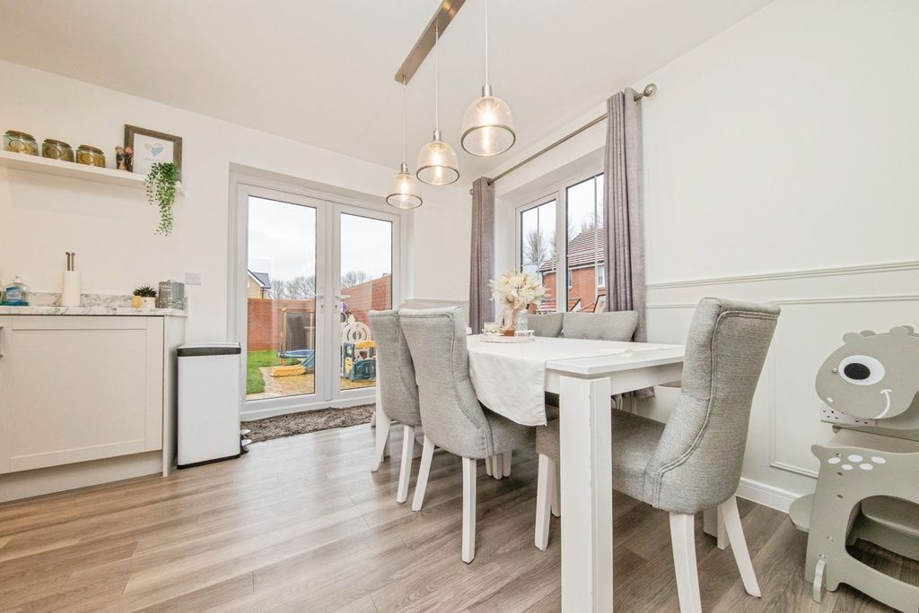 Property photo 3 of 20 Pbox-Img.Jpg