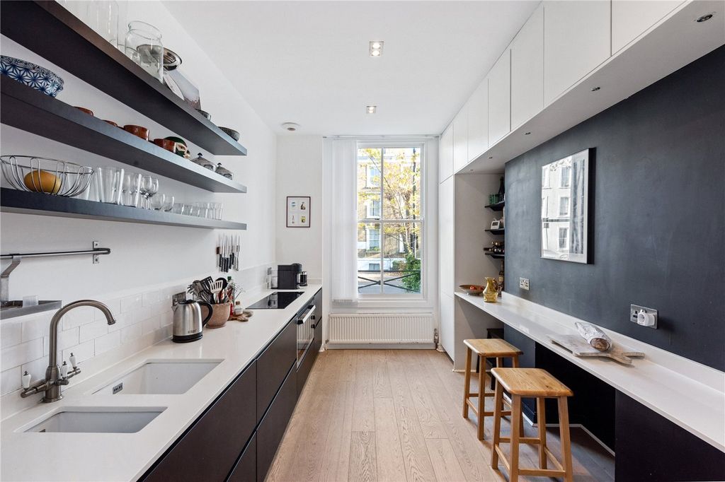 Property photo 3 of 12 Picture No. 16