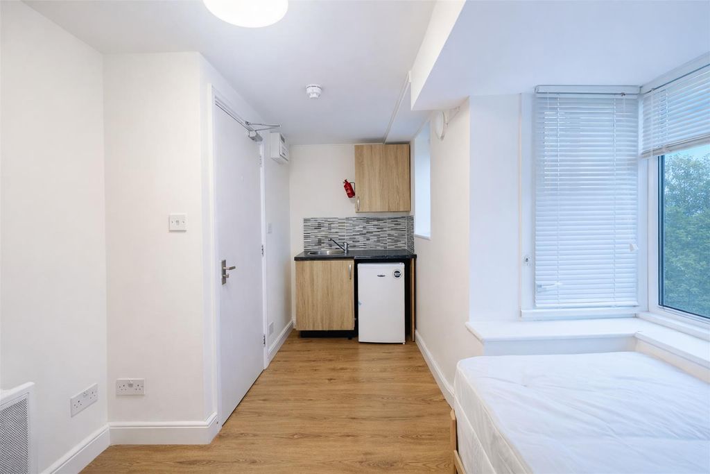 Property photo 3 of 4 Chatgpt Image Feb 6, 2026, 11_05_50 Am.Png