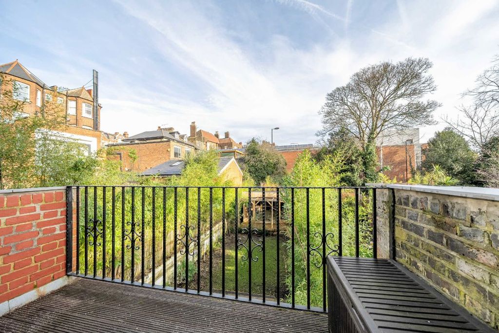 Property photo 3 of 8