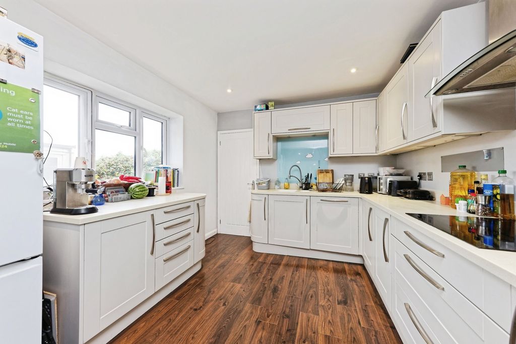 Property photo 2 of 16 Photo