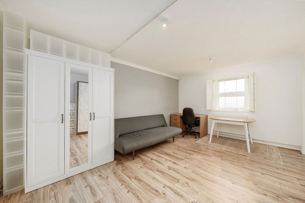 Property photo 2 of 5
