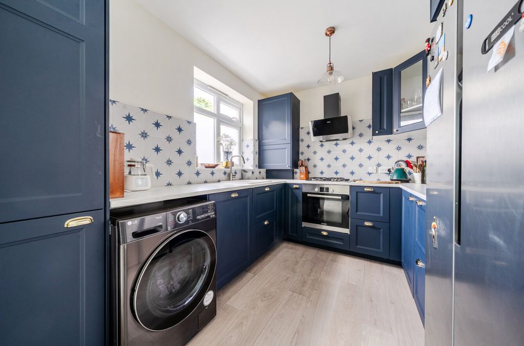 Property photo 3 of 16 1498853-11-6A8875...