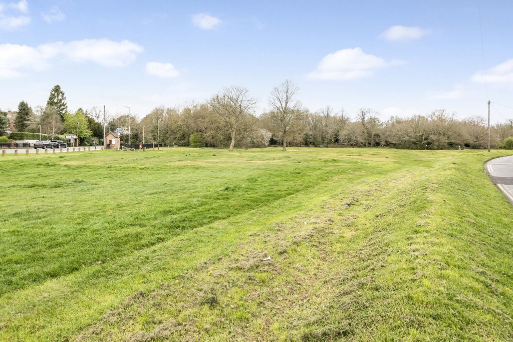 Property photo 2 of 24 106262_2 St Huber...