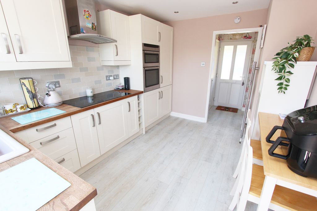 Property photo 3 of 14 Img_3749A