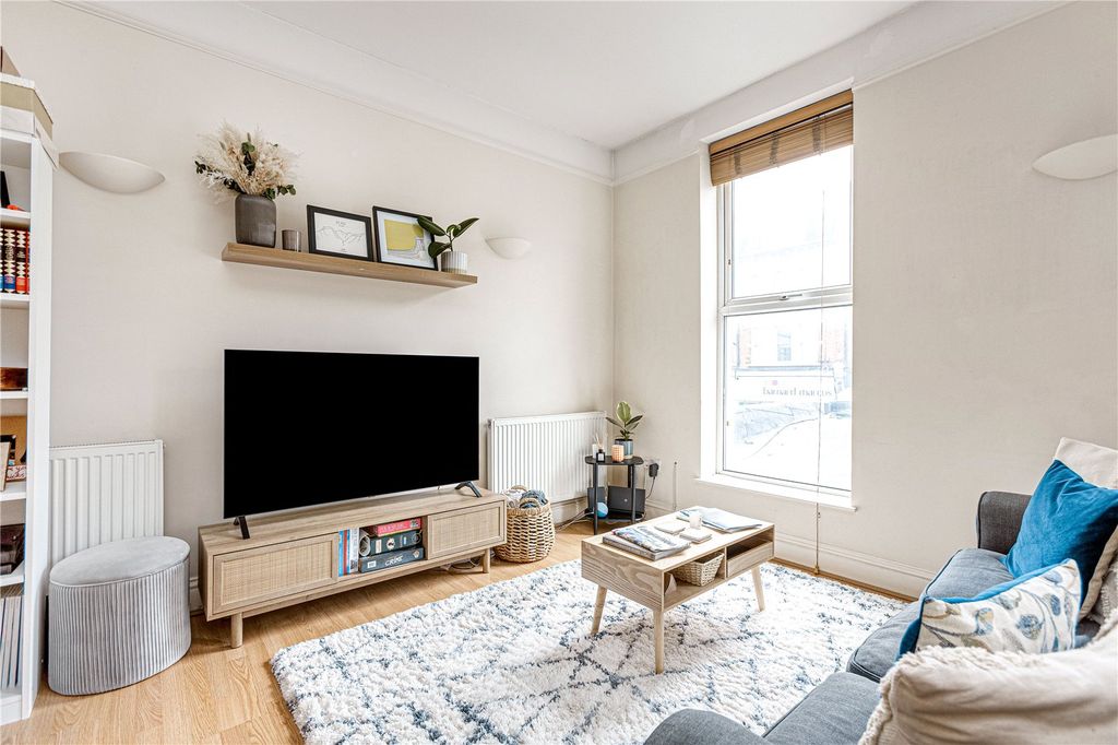 Property photo 1 of 6