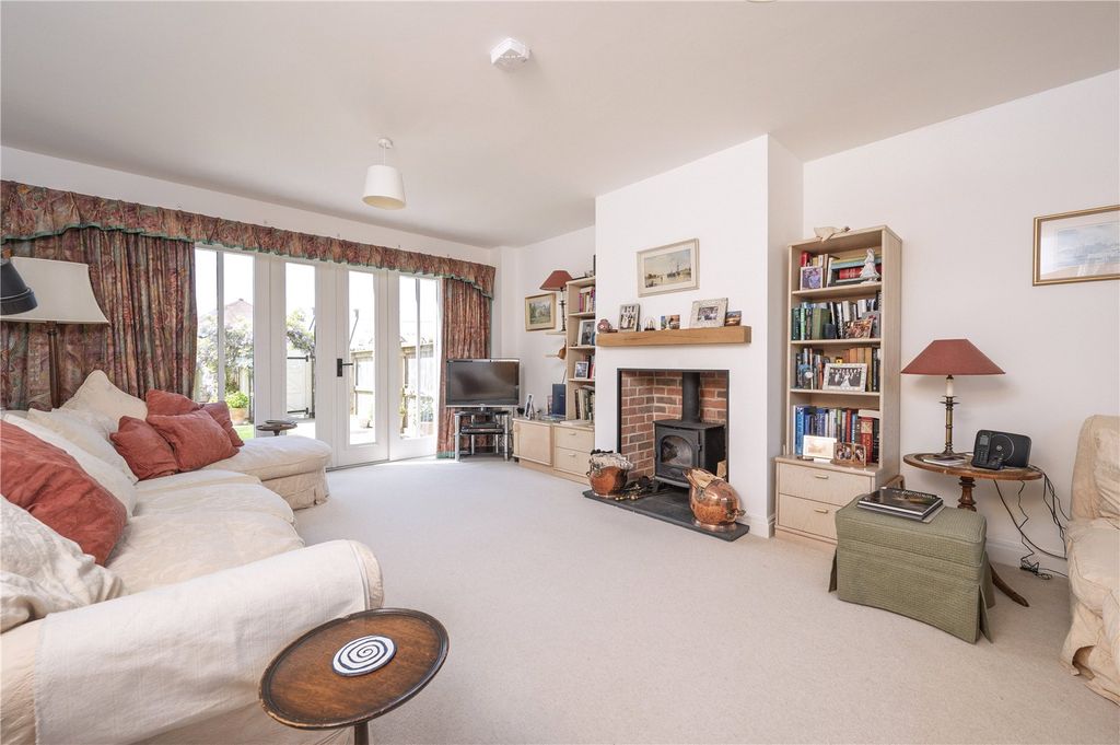 Property photo 2 of 15 Sitting Room