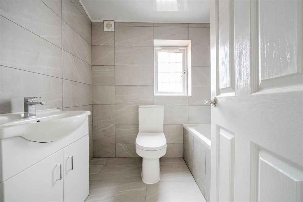 Property photo 2 of 21 1344852-13-68A85E0167Eb0.Jpg